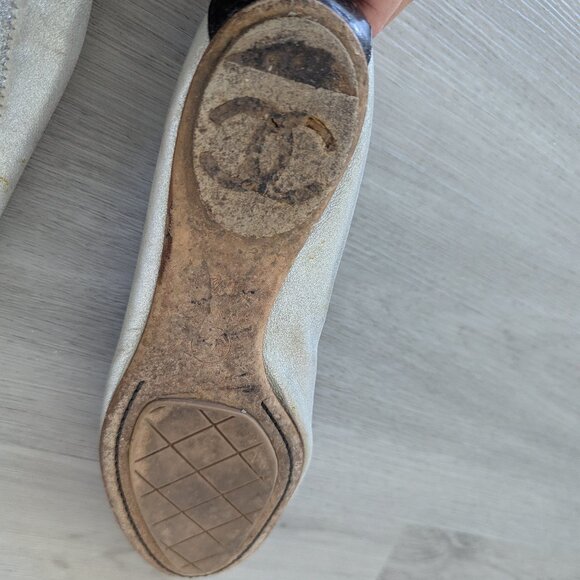 Chanel Bi-Material Ballet Flats in Silver and Black Size 38.5 - Picture 8 of 8